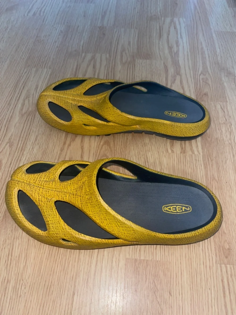 Keen Men’s Yellow Military Mule Clog Slide On Shoes Sandals Size 13